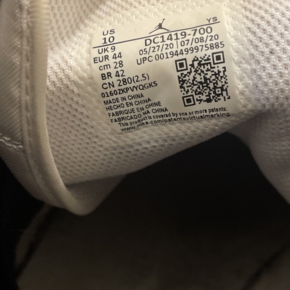 Nike Men's Metallic Gold White Black Air Jordan 1 Shoes Size 10 DC1419-700 - Picture 5 of 6